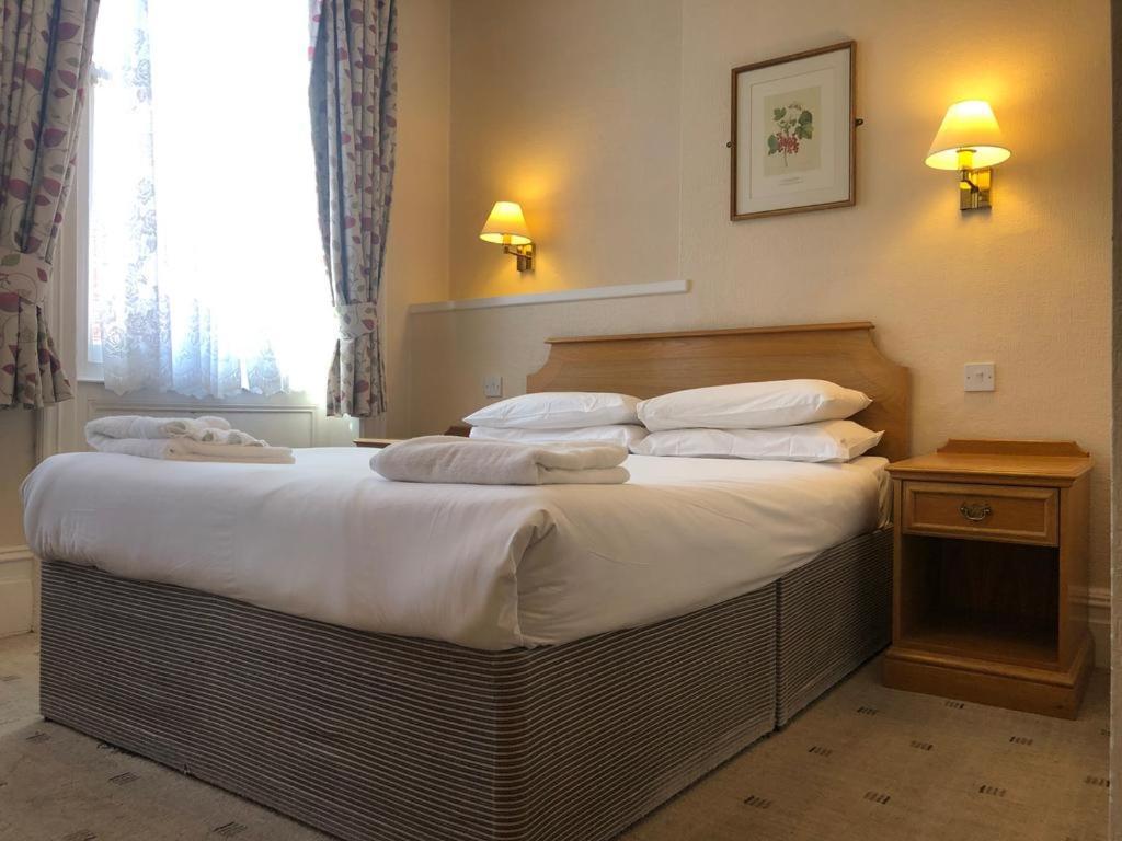 Hotel Capital Bournemouth Bagian luar foto